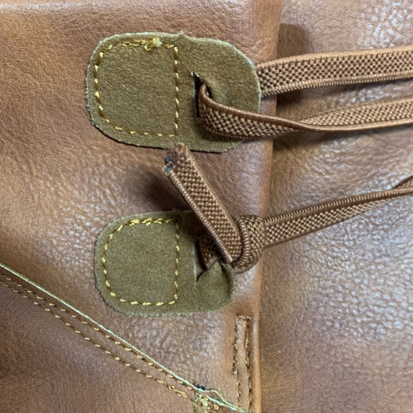 Women’s Slip-on booties, fleece lined, elastic straps, Size 8-8.5 - Picture 5 of 6